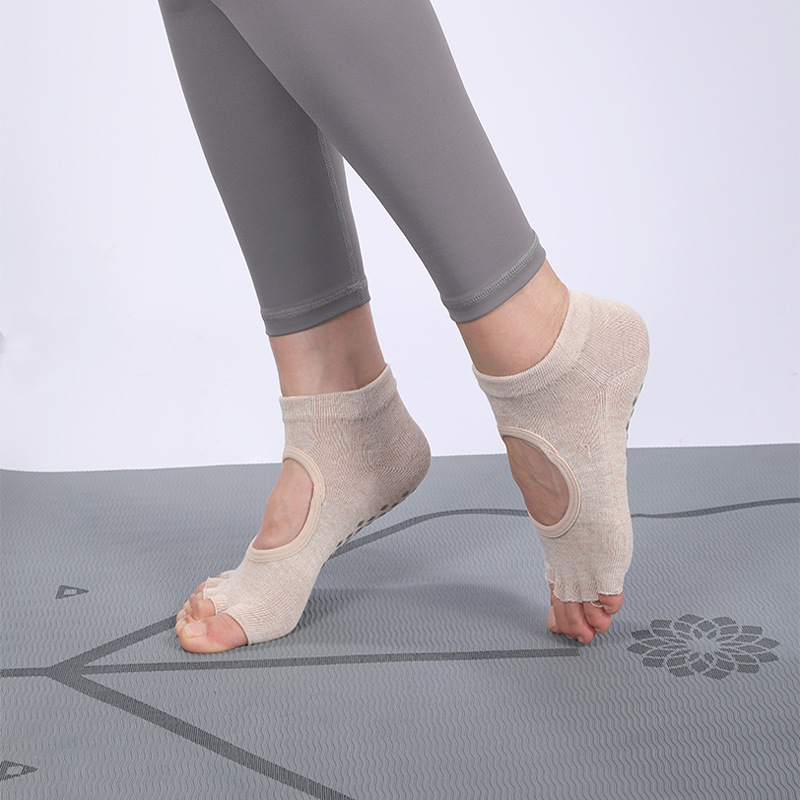 Kaus Kaki Yoga Profesional Sil - Trampoline Park Sock ulasan dan harga